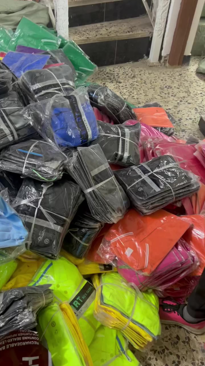 شلعه تشيرتات ستندرات السعر 3 الاف دينار القطعه بيهن 3000 قطعه 
*********** او خاص
