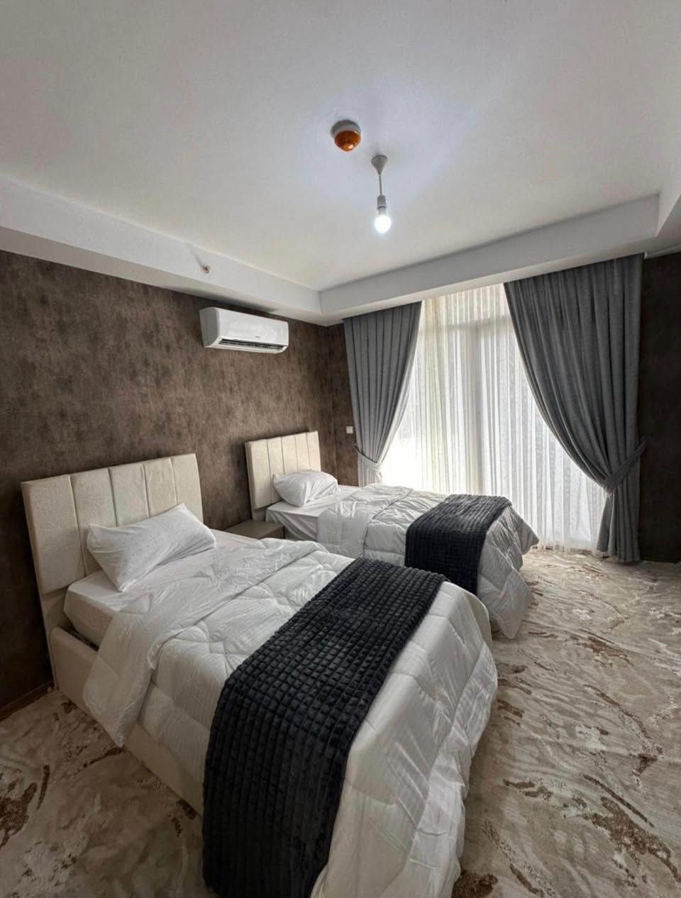 شقة مؤثث للأيجار في امپاير پيريل
غرفتين نوم 
كامل مؤثث
ملاحظة لدينا شقق للبيع هم سواء غرف واحد او غرفتين عليك بس تتصل بالارقام
  
📞☎️ 0750 386 1964 whastup أربيل, العراق
