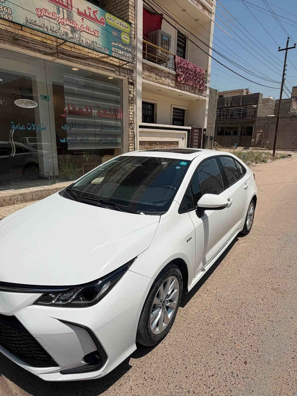 كورلا هايبرد 2025الشكل الخليجي مكفولة كفالة عامة داخل اسود جلد مدوشمة الارضية سيارة جديدة ماشية 25الف فول مواصفات فتحة سايد بريك كهرباء مكان الدورة ***********
