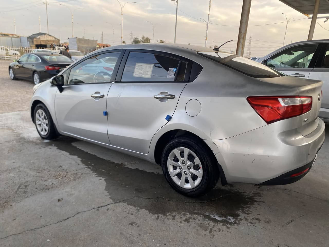 للبيع كيا ريو 2015 وارد خليجي 
كفاله عامه ضربه تبديل صبغ فتح بارد عدا الجراد بسيط
مكينه 1600 شرط كير حداديه تخم تاير تبريد كله شرط 
رقم مثنى مشروع وطني سنويته ل27 سياره جاهزه من كلشي 
السعر 89 وبي مجال لشراي 
***********
مكان السياره السماوه
