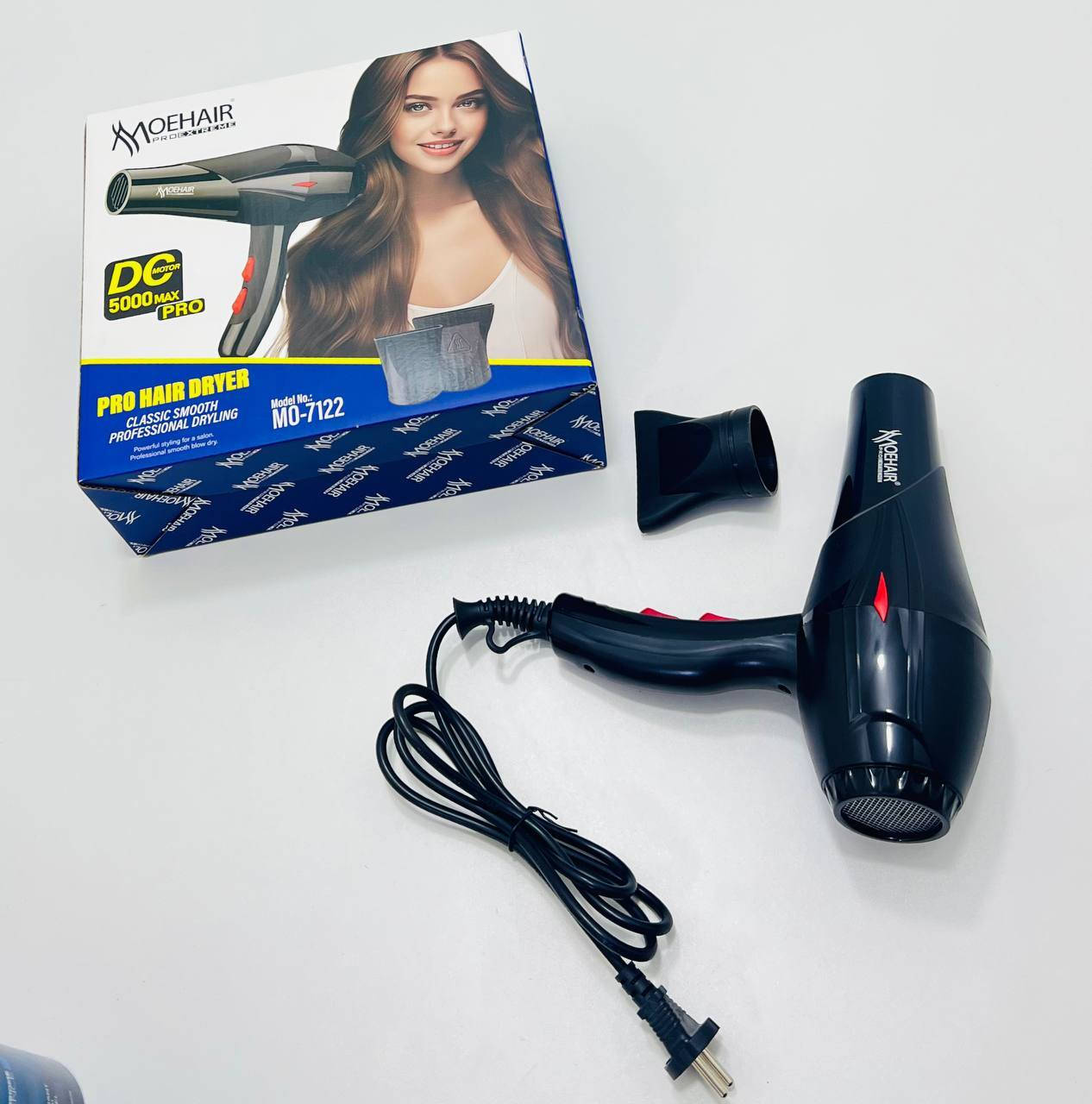 شسوار موهير لتجفيف الشعر🌏🎗💇‍♀️ 
مزود بخاصية السيراميك والتيتانيوم
كما يتميز بحمايته للشعر المصبوغ
تقنية قوة التفاف الهواء.... ⚡
لضمان حماية الشعر من التلف...❗ 
سشوار مضموون ومكفول....
يجفف الشعـر بسرعة فائقة 
القدرة الكهربائية 6000w
أهم المميزات
2 درجه حرارة
سرعتـان 
شكل جميل ومميز⚡


**إذا كنت صاحب هذا الإعلان وتريد حذفه لأي سبب، رجاءا أرسل رسالة إلى الدعم الفني**