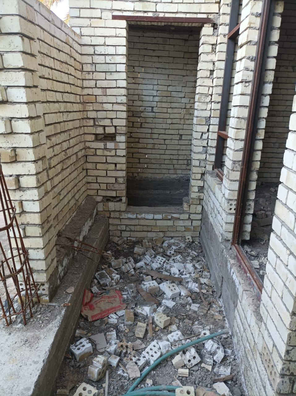 بيت هيكل للبيع100متر يحتوي علا غرفة واستقبال ومطبخين وصحيات خريطة حلوة مكانة شارع الشيوخ قرب سكله ام البنين سكلت زمن للاستفسار الاتصال علا الواتساب ***********
