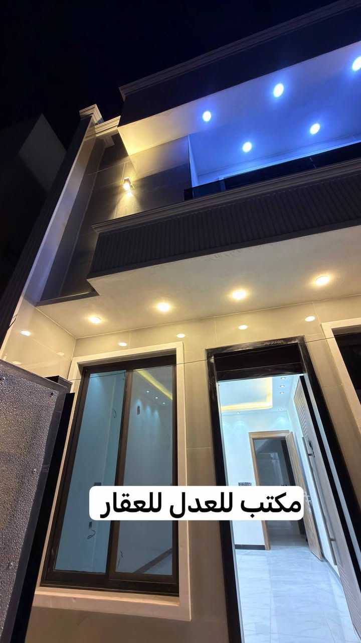 اللهم صلي على محمد وآل محمد 

تونات للبيع مساحة 85 متر 👍🏻
يحتوي على 5 غرف نوم 🛌 صيحات عدد 3 
شارع 12 متر رصيف 3 متر حي الجهاد الضباط مجاور شقق حي الصدام سنة بناء 2025 حديث 

🏠  الاستفسار

*********** واتساب 
📲📱
