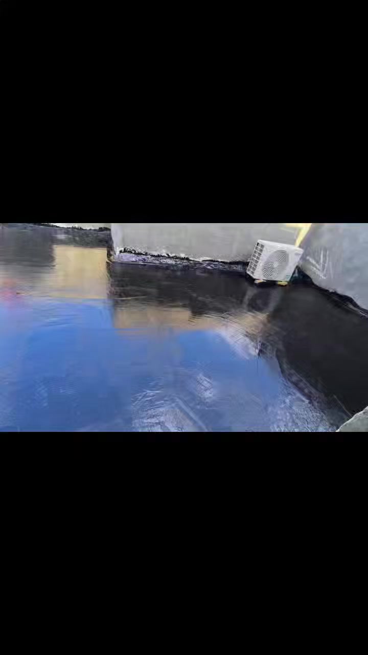 مستعدون لاعمال الزفت 0774 243 0295 
*********** اجود انواع الزفت والشغل درجه اولى ضروري تزفت سطحك قبل المطر ليش؟ لان👇

تزفيت أسطح باحترافية وضمان 🔹
مثل ما موضح بالصورة، تنفيذ عزل وتزفيت سطح كامل بأفضل أنواع الزفت وبدقة عالية 👌
✔️ حماية من تسرب المياه
✔️ مقاومة للحرارة والرطوبة
✔️ شغل نظيف ومضمون
✔️ أسعار مناسبة وتنفيذ سريع
إذا تريد تحمي بيتك أو مشروعك من مشاكل التسريب والرطوبة، إحنا بالخدمة 🔥
خبرة بالمقاولات والبناء وتصعيد كافة مواد البناء (طابوق، رمل، أسمنت، زفت).
📞 للحجز والاستفسار راسلنا خاص أو اتصل الآن.
شغلك بأيدٍ أمينة 👍
