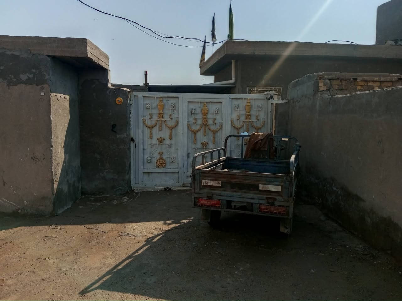 دار للبيع المساحة 220م
موقع الدار // حي المنتظر الفرع الثالث 
للاستفسار الإتصال على الرقم التالي 
*********** 
***********
