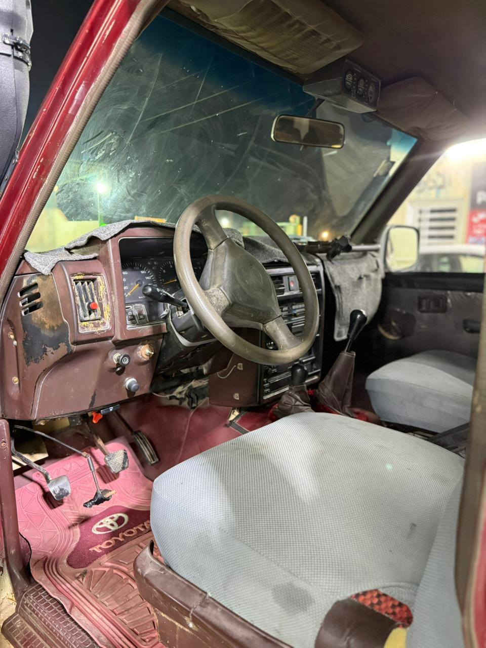 السلام عليكم للبيع نيسان باترول سفاري مديل 93 رقم بغداد الدولي مكينه كاز سته سلندر لشراي يتصل هاذا رقمي ***********
