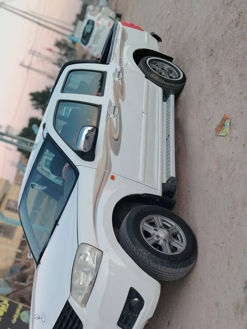 السلام عليكم بيكم كريت ويل 2015

رقم قادسيه سنويه جديده بسمي مصفره غرامات وضريبة 

مكفوله من الضربه وتبديل والعيب الشرعي كير ومحرك مكفولات شرط داخل نضيف جدا كهربائيات كلها شغاله 
تخم تاير جديد حداديه جديده سياره جديده بمعنى الكلمة 

ملاحظة بيها بارد بسيط جداً موضح اخير صوره 
مكان ديوانيه السعر 80وبيها مجال للأستفسار اتصل ***********
