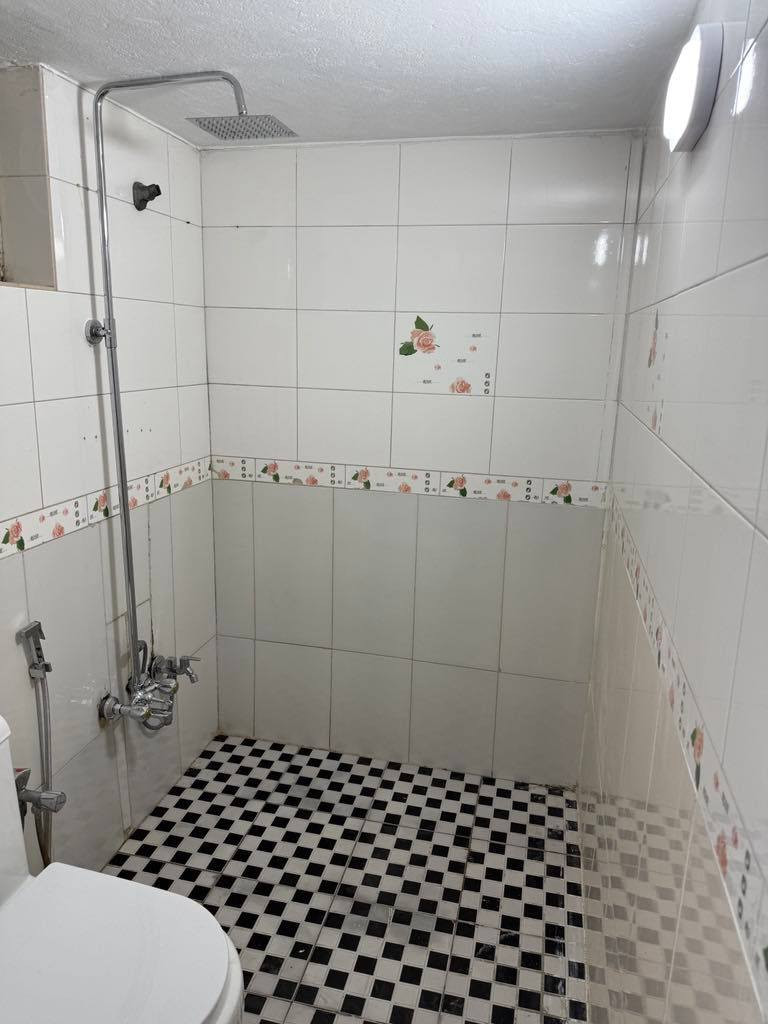 دار للبيـــــــــــــع.....
طابــــــــو زراعي سنـــــــــد // 25.... 
ـــــــــــــــــــــــــ
خلف التجاري 
حي الصحه قرب المدهــــــــــش....
المســـــــــاحه الكليــــــــــــه // 220.... 
ــــــــــــــــــــــــــــــــــ
ركـــــــــن وعالي عن الشارع..... 
تبليـــــــط مــــــــاء كــــــــهرباء مجــــــــاري.... 
ـــــــــــــــــــــــــــــــــــــــــــ
يحتوي على 
أربعة غرف نـــــــــــوم 
صالــــــه هـــــــول مطبـــــــــــخ 
صحيات خارجية وداخليه كــــــــــراج ومـــــــــــــناور... 
ــــــــــــــــــــــــــــــــــــــــــــــــــــــــ
عقارات رامســــــــــر 
***********
***********
