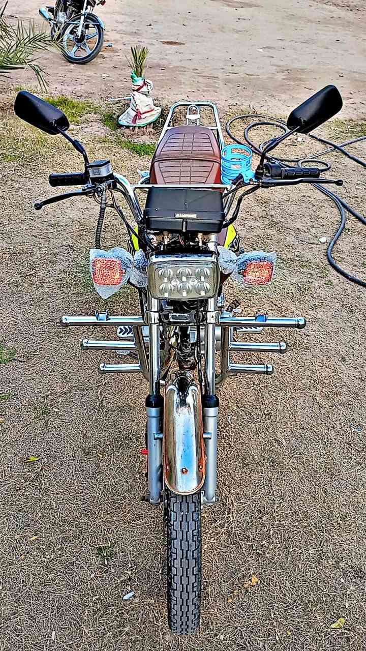 سلام عليكم ماطور ايراني موديل 21 نضافه فول نشاط شلعه ومعدل ماطور كلشي شغال برغي مانقصه اشاير لايت عالي ناصي هورن كله شغال صلف ماطور محرك اخرس ترايك للبصره سعر 600وبي مجال»/مكان صقلاويه -***********
