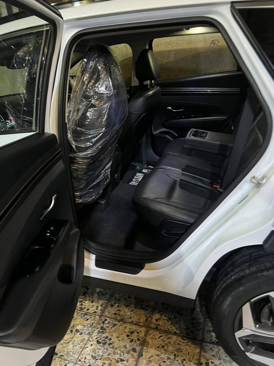 السلام عليكم توسان 2022   1/1 Vipلمتدد اعلى فئه بدون حادث جديده لوووك تتقدم وترجع بالريموت كشنات حار وبارد وجلد وحجر بيئه بلاد وبدون اي كلوب دشبول وصندوك كهرباء وخمس كامرات ورادرات 360 فووول فوول وبدون وحادث وايرباك وبدون صبغ بارد على كد الكفه هاي فقط  بارد بدون اي صبغ من امريكا ماشيه 28 وحاليا 50 على ايدي من امريكا رقم اربيل معروضه ب 225 تحويل او وكاله ماكو مشكله والسياره كفاله من كلشي الاتصال *********** مكاني بغداد
