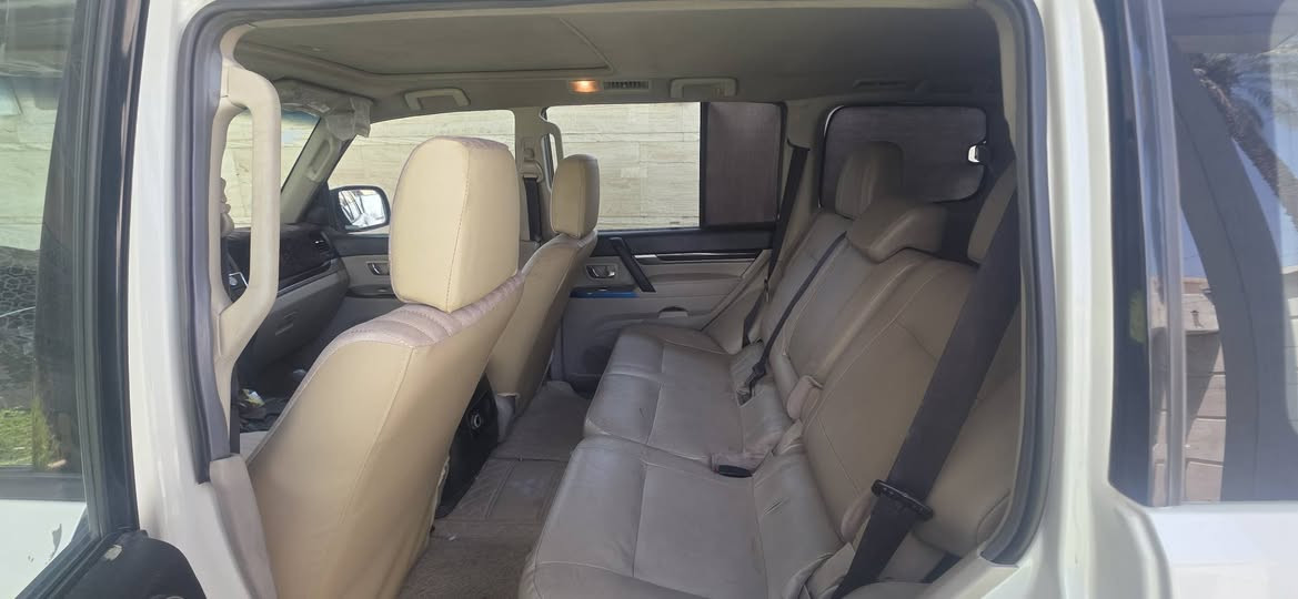 السلام عليكم
باجيرو ٢٠١٦ خليجي حبتور فول مواصفات
ماشية ١٢٤ الف قابل للزيادة
السيارة رقم شمالي وبأسمي
سلايد روف
مري شفط
اشاير بالمري
دمام
تبريد خير من الله
حجم المحرك 6 
السيارة احلى من الصور
مروحة اضافية للتبريد يعني انسى التبريد يبوخ
مكان السيارة بغداد / اليرموك 
السعر ١٧٥ وبيها مجال
اتصال ***********
