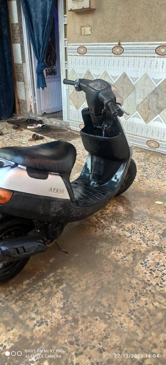 دراجه بطه للبيع نضيفه ما صار هواي من طالعه من الوكيل مكان ميسان الاتصال ***********
