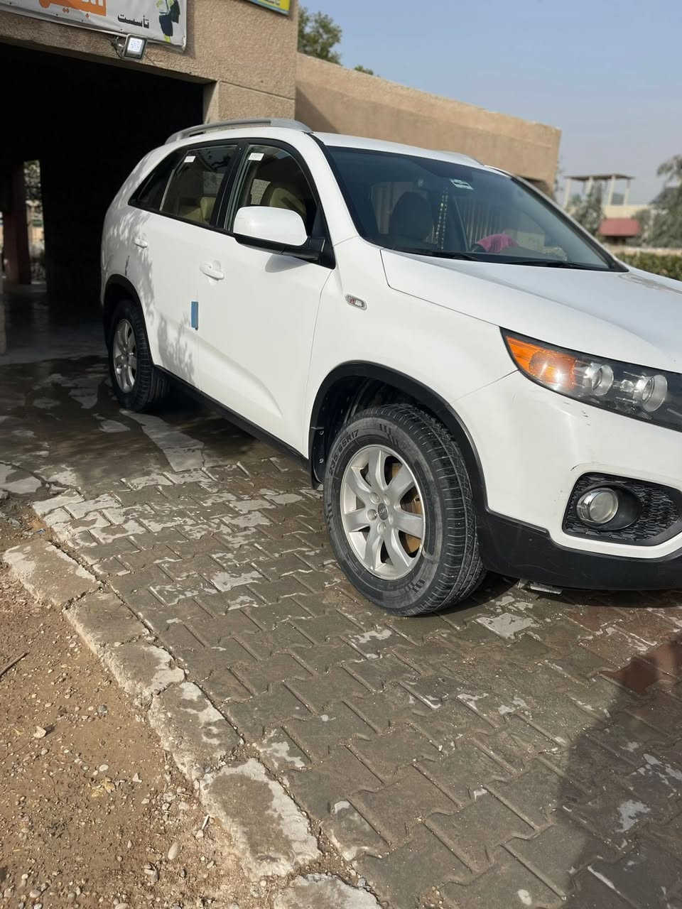 السلام عليكم …. سورنتو 2011 خليجي مكفول كفاله عامه عدا طخه بسيطه بالچاملغ الخلفي عكس السايق على گد شبر او اكثر شوي گير مكينه مكفول تبريد منظومه كامله مبدله جديده شرط ثلج بالصيف تخم تاير جديد صدر نفظته نفض ماتصرف عليهه ولا ربع السياره ماشيه 170 مال جناي صارلهه 10 سنوات عندي وعلى ايدي بالعافيه عالياخذهه شاهد الله مابيهه كل نقص رقم اربيل تريد تحويل تريد وكاله بخدمتك مكان السياره بغداد جسر ديالى القديم تجي وتشرفني وتشوف السياره بعينك وبخدمتك واني الممنون رقمي *********** 
اعتذر على الأطاله
