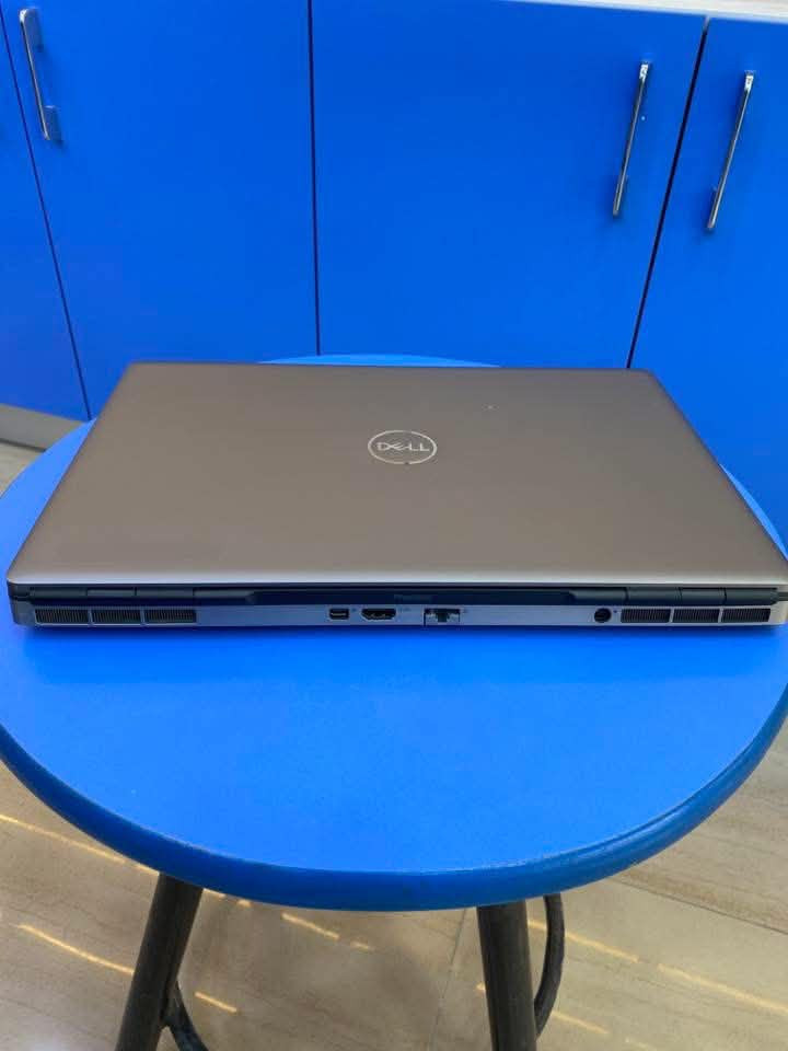 السلام عليكم
لابتوب DELL PRECISION 7550  ورك ستيشن كيمنك وبرامج هندسية قوية وتصاميم والعاب يعني كلشي تشغل
مواصفات 
Core i7 10850Hفئة H اقوى فئة 
الرام 16 كيكا ddr4 وقابل للتطوير
الهارد Ssd Nvme 512كيكا  سريع جدا 
كارت الشاشة خارجي نفيديا NVIDIA QUADRO
T1000(4كيكا)
كارت الشاشة الداخلي (8كيكا)
مجموع كرت الشاشة 12 كيكا
حجم الشاشة 15.6 ips full hd مشبعة الالوان والوضوح
ويندوز 11 اصلي مدى الحياة 
كيبورد ضوئي عربي انكليزي 
لابتوب نضيفه كلش وتشغل كل البرامج القوية الهندسية والتصميم والالعاب 
ملحقاتها شاحنتها الاصلية 180w وحقيبة
مكاني بغداد الاسكان قرب مستشفى الطفل 
السعر 800 الف  قفل ***********

