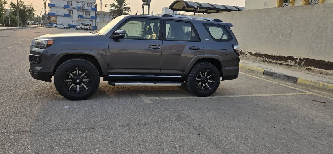 2022 Toyota 4runner, SR5
ماشية 74
فول بريميوم 
سلايد 
بصمة
كشنات جلد وكهرباء وتدفئة 
رادار امامي وجانبي 
7 راكب
توويل
سيارة مكفولة من الضرر والضربة
بارد بسيط جداً ورصعة صغيرة
بدون صبغ فقط دعاميات
رقم بغداد
السيارة جداً نظيفة 
بدون ايرباك
السيارة مزودة
البجم مغلف PDF
السيارة ما بيها اي ضرر كما موضح في الصور 
داخلة بدون دعاميات وبارد على كد ٣ اصابع 
السيارة جداً نظيفة شرط الفحص والسونار 
السعر 335$

***********
