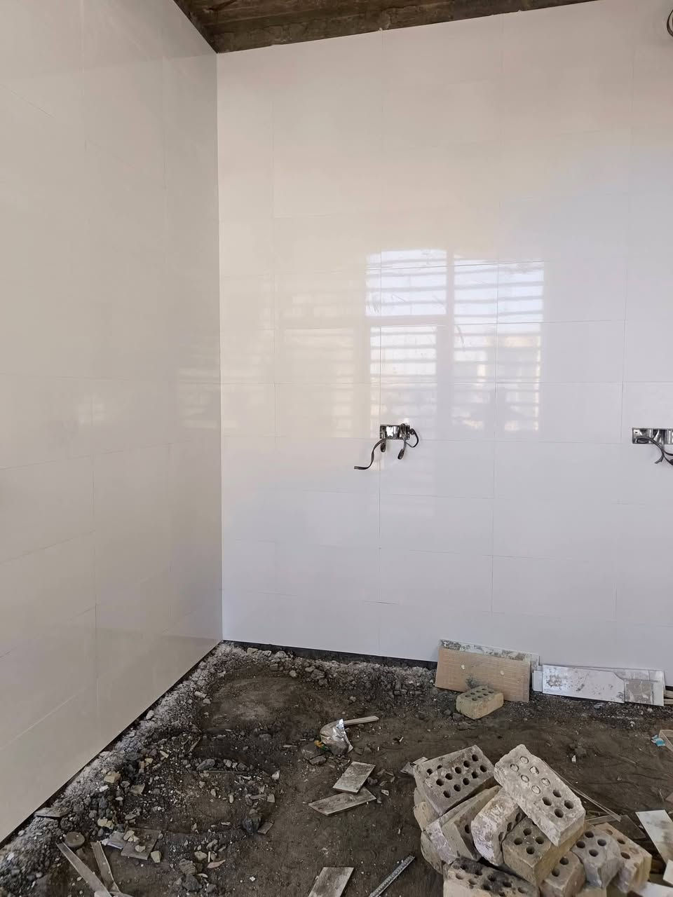 خلفة لتطبيك جميع اعمال السيراميك والبورسلين جدران ارضيات دراج ***********
