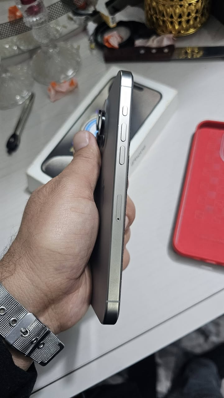 15برو ماكس شرق اوسط ذاكره 256 دبل شريحه مكفول من زلغ فقط مبدل بطاريه قبل اسبوع بدلتهه والاصليه نسبة 100عدد الدورات 11# 
***********
