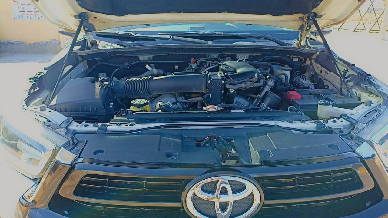 للبيع مراوس تويوتا هايلوكس ادفنشر SRS 2023 شركة ساز محرك v6 
فول فول مواصفات 6 سلندر فورويل        
ماشيه 125 الف حقيقي
رقم سليمانيه  تحويل ثاني يوم هزه فحص جديد
السياره مكفوله كفاله عامه كير محرك بشرط برغي ما مفتوح
سته سلندر V6 فور ويل كير اوتوماتيك
المواصفات 
.اربع كامرات 360 درجه
.مري شفط
.شاشه  
.بنيد جكات
.تبريد منفصل قطعتين 
.حساس امامي خلفي
.داخل اسود 
.بصمه تشغيل وابوب
وبعد بيها هواي مواصفات 
السعر 375ورقه وبيها مجال
العنوان ديالئ 
للاستفسار 
***********
