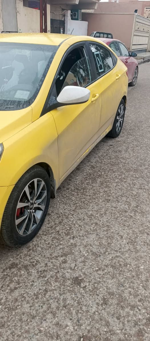 اكسنت مضلع
2016
صفيه مصفيه 
مرور هيه
ضرر جاملق 
كربون بانزين 
سعرها 95 
وبيها مجال 
***********
