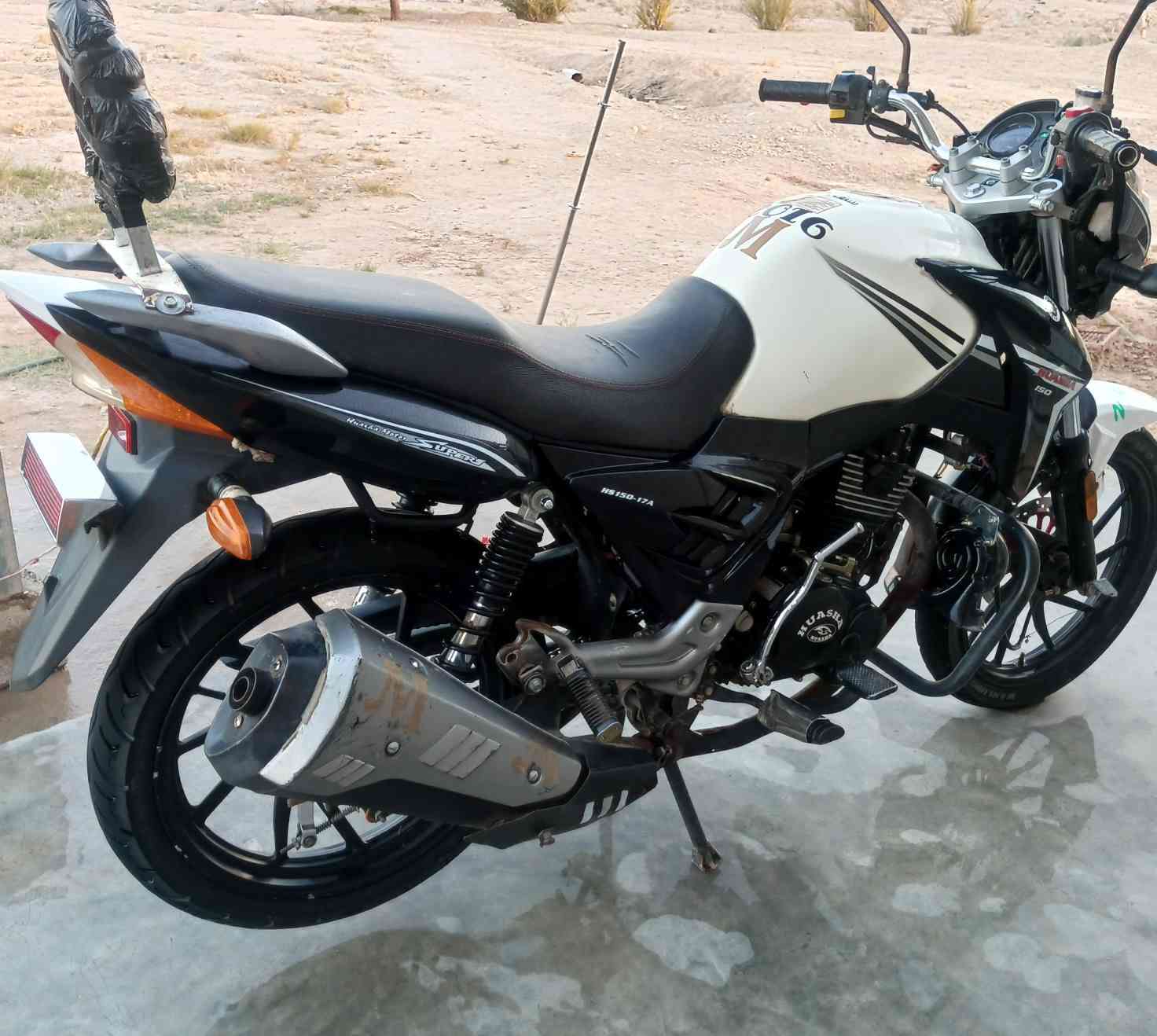 سلام عليكم للبيع او مراوس حسب القناعه دراجه هايوشه 2016 راس نحله محرك 200 نضيفه موصل 850 بيه منفست مكان الرمانه***********
