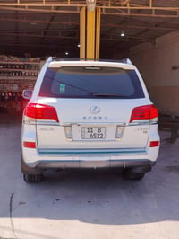 لكزس LX570 • ٢٠١٠ • رقم مميز