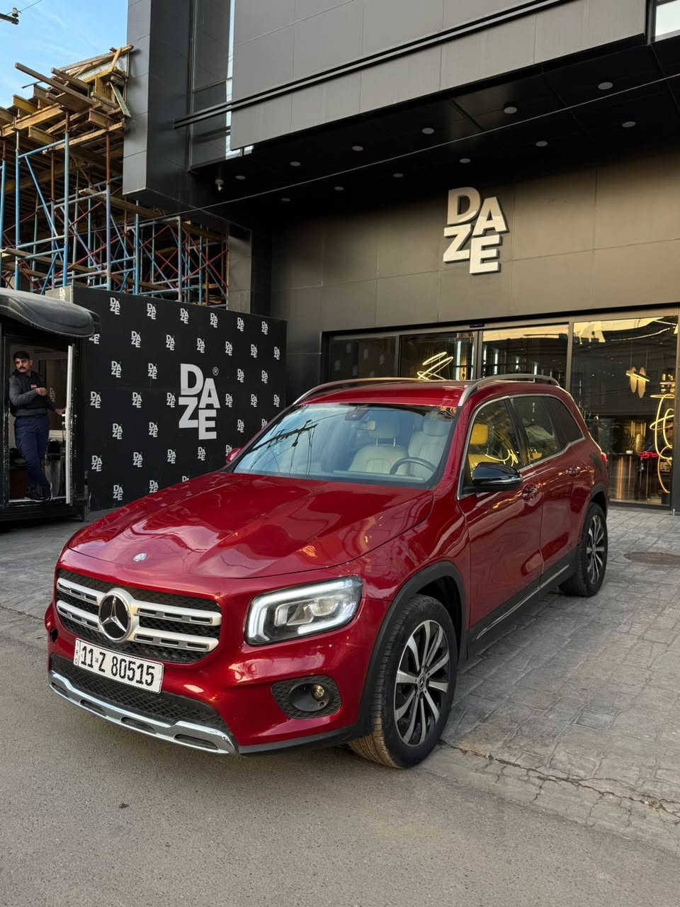 مرسيدس مديل 2021 جي الـ بي بيها اربع قطع صبغ جاهزه مكانها بغداد ماشيه 5 الف تحويل مباشر فول مواصفات السعر 240 وبيه مجال للاستفسار *********** للبيع او المراوس
