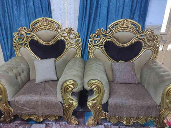 تخم 5 مقاعد ملكي السعر مليون و100 العنوان كربلاء الملحق ***********
