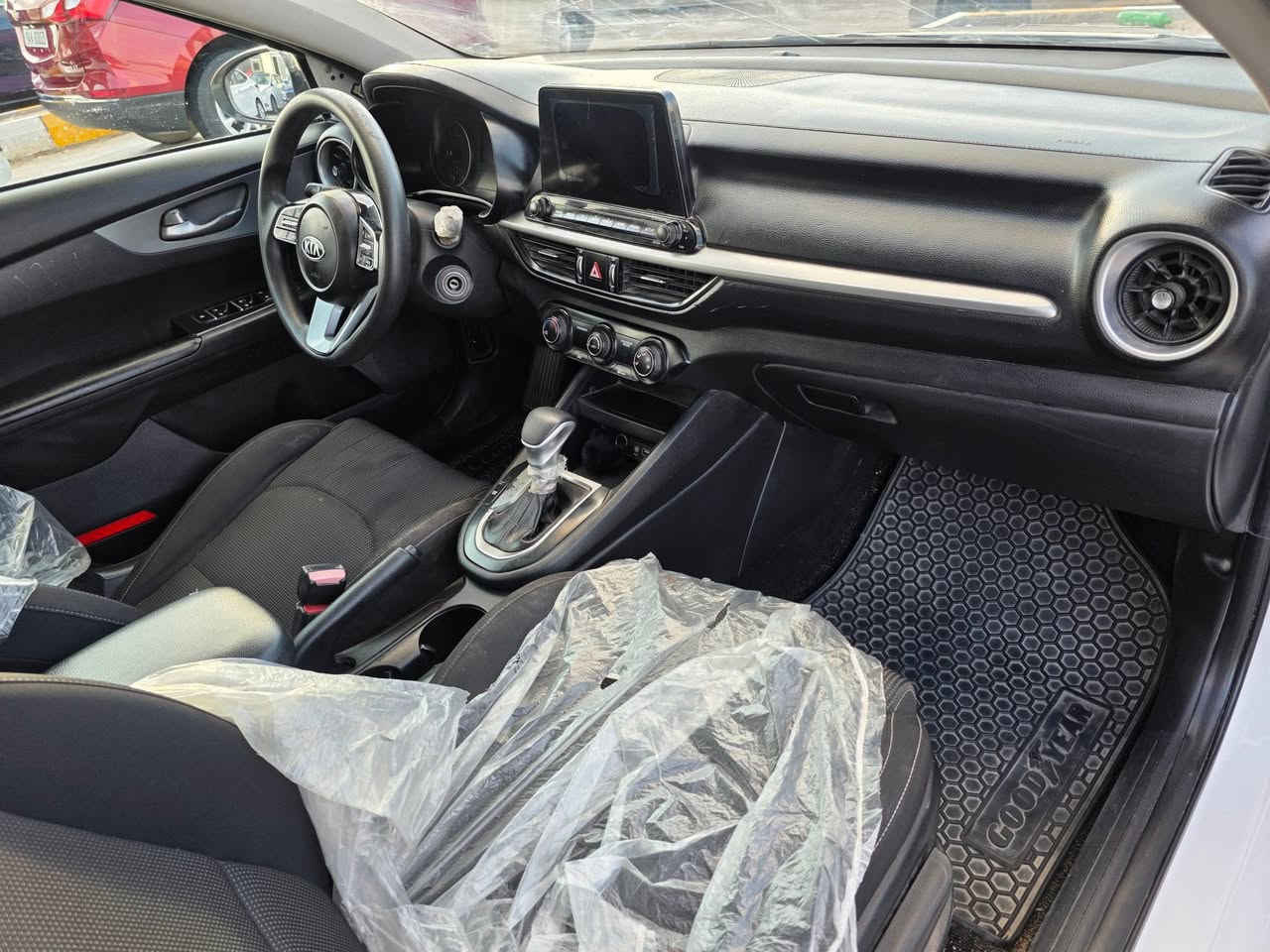 كيا فورتي مديل ٢١ رقم بصرة محرك ٢٠٠٠ دوش حادثهه جاملغ وبنيد بدون ضربة داخليه سياره جديده وجاهزه من كلشي مابيهه اي نقص محرك وكير وحداده وتبريد شرط الفحص سعر ١١٥ عنوان بصرة هاتف 📱 ***********
