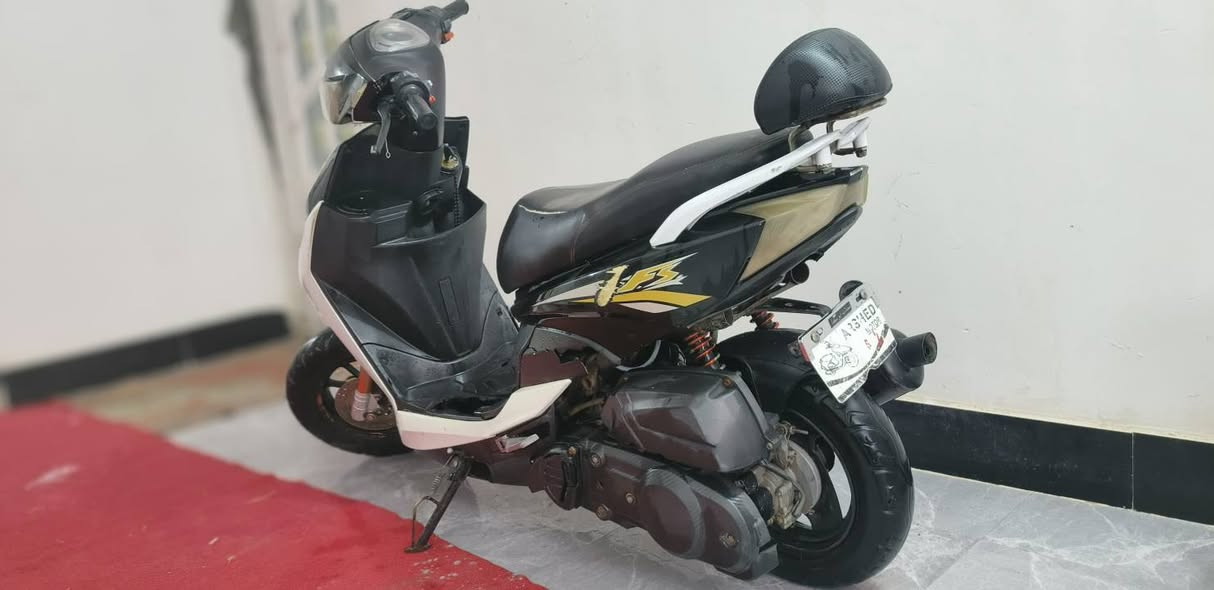 سلام عليكم FS 2021 دراجه كامله كهربائيات كله شغاله سلف باتري جديد كلجات جدد قايش جديد الدراجه كامله نقصه هندر وسوادات فقط الدراجه شاشه الكتروني قبل شهر مبدل بوش وبستم ولفات السعر عل الخاص 🌹🌹


**إذا كنت صاحب هذا الإعلان وتريد حذفه لأي سبب، رجاءا أرسل رسالة إلى الدعم الفني**