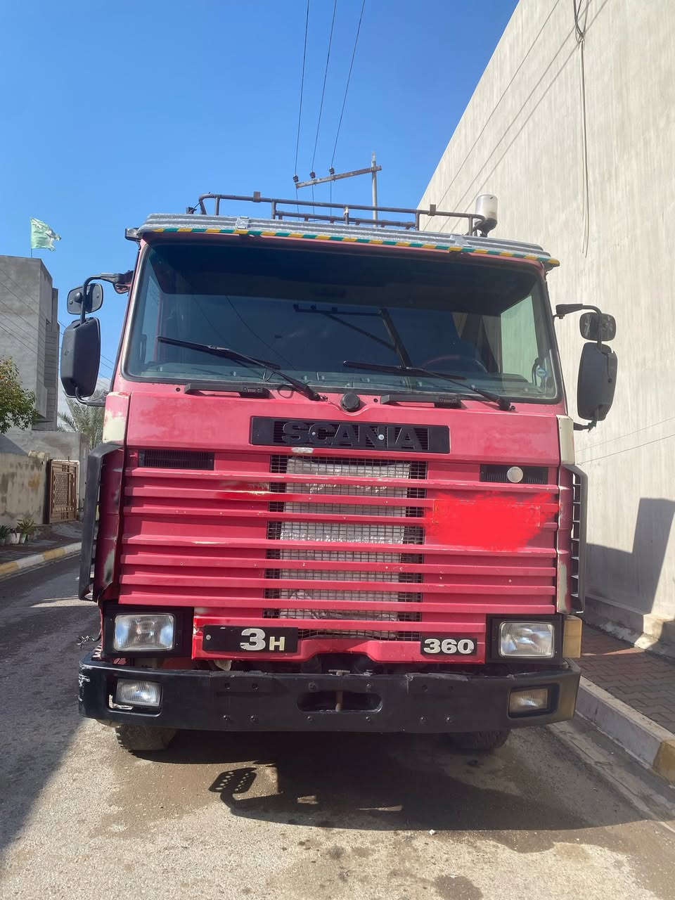 سلام عليكم 
قلاب اسكانيا للبيع 
موديل 1992
رقم أربيل باسمي 
استفسار على رقم  ***********
