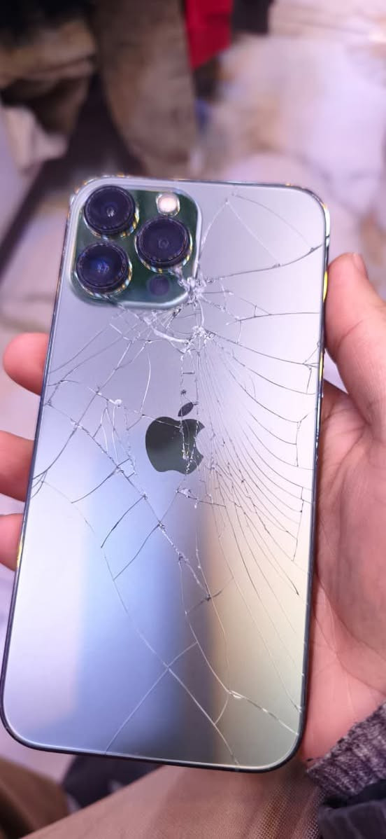 � للبيع آيفون 13 برو ماكس
🔹 السعة: (256)
🔹 اللون: (زيتوني)

🔧 الحالة:
مستعمل
 • الشاشة وكالة (مبدلة)
 • البطارية وكالة
 • الظهر مكسور

✅ الجهاز شغال 100% بدون أي مشاكل
📸 الصور حقيقية وتوضح الحالة بالكامل

✨ المواصفات:

 • شاشة Super Retina XDR
 • كاميرات قوية
 • أداء عالي وسريع
 • مناسب للاستخدام اليومي

💰 السعر: (400)
📍 الموقع: (ديالى /بعقوبه)
📞 للتواصل: (***********)
بي مجال للشراي
موجود توصيل للجميع المحافضات
