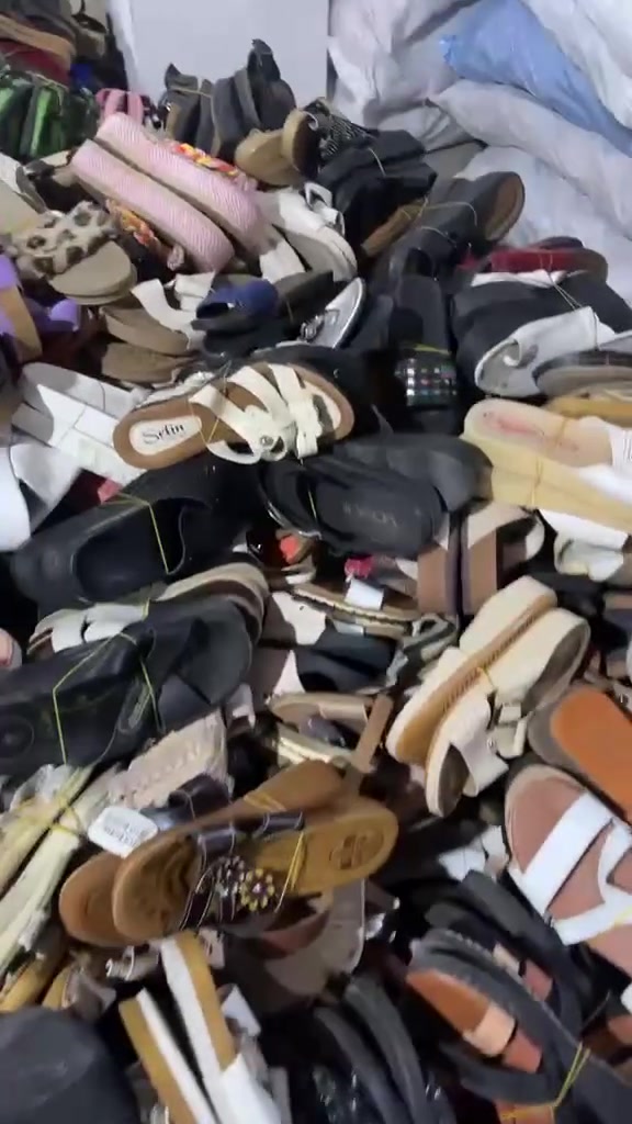 سلام عليكم
شحاطة و احذيه بالة اوروبي 
قياسات نسائي 
سعر زوج ١٧٥٠
موجود توصيل كل العراق
مكاننا دهوك عقره


**إذا كنت صاحب هذا الإعلان وتريد حذفه لأي سبب، رجاءا أرسل رسالة إلى الدعم الفني**