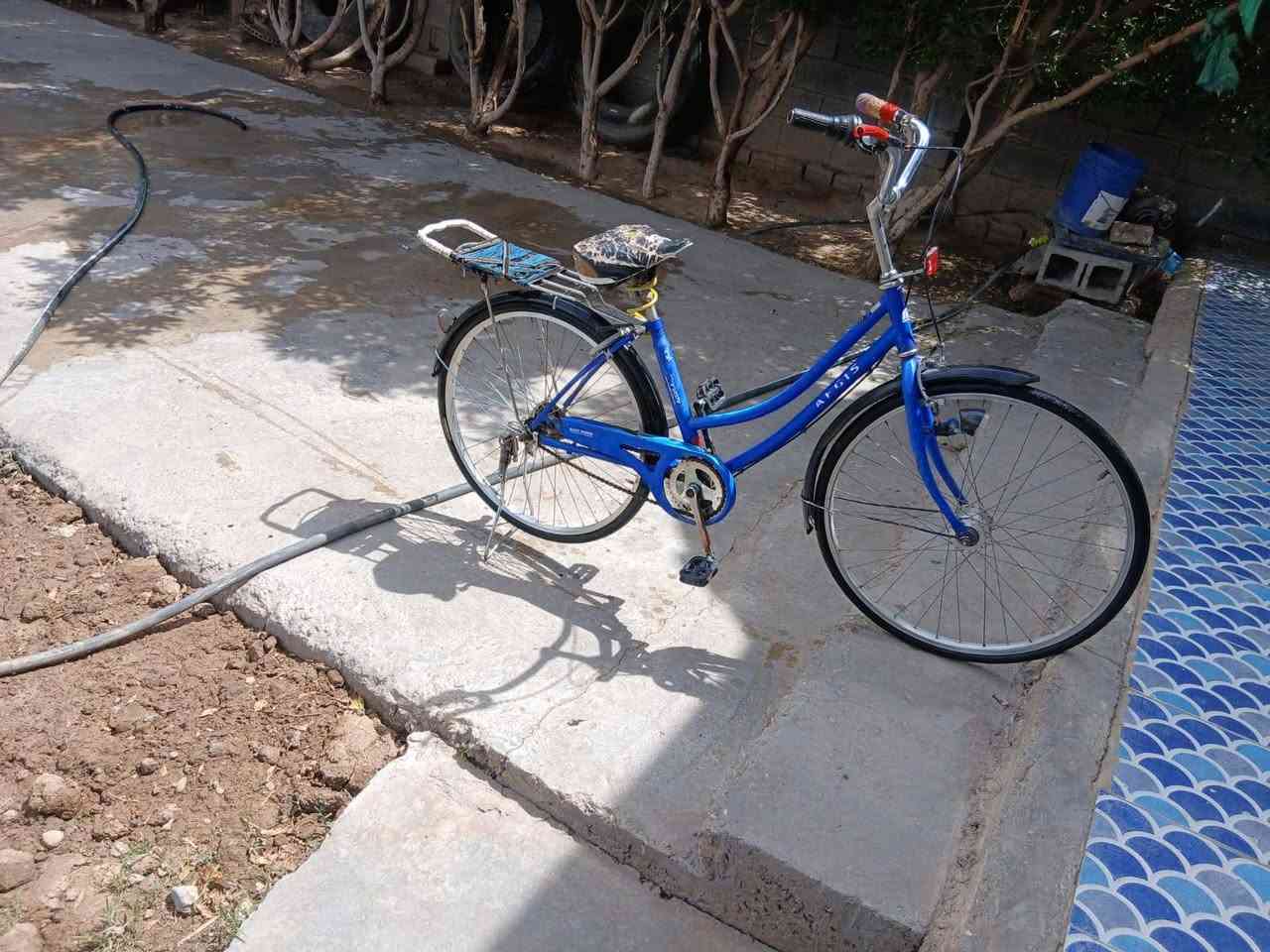 للبيع بايسكل 
حجم 26 
سعر 60 
***********
