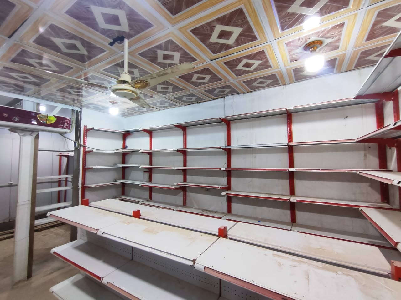 سلام عليكم رفوف جداريه 100 متر سفينة 10متر الاستفسار  ***********
