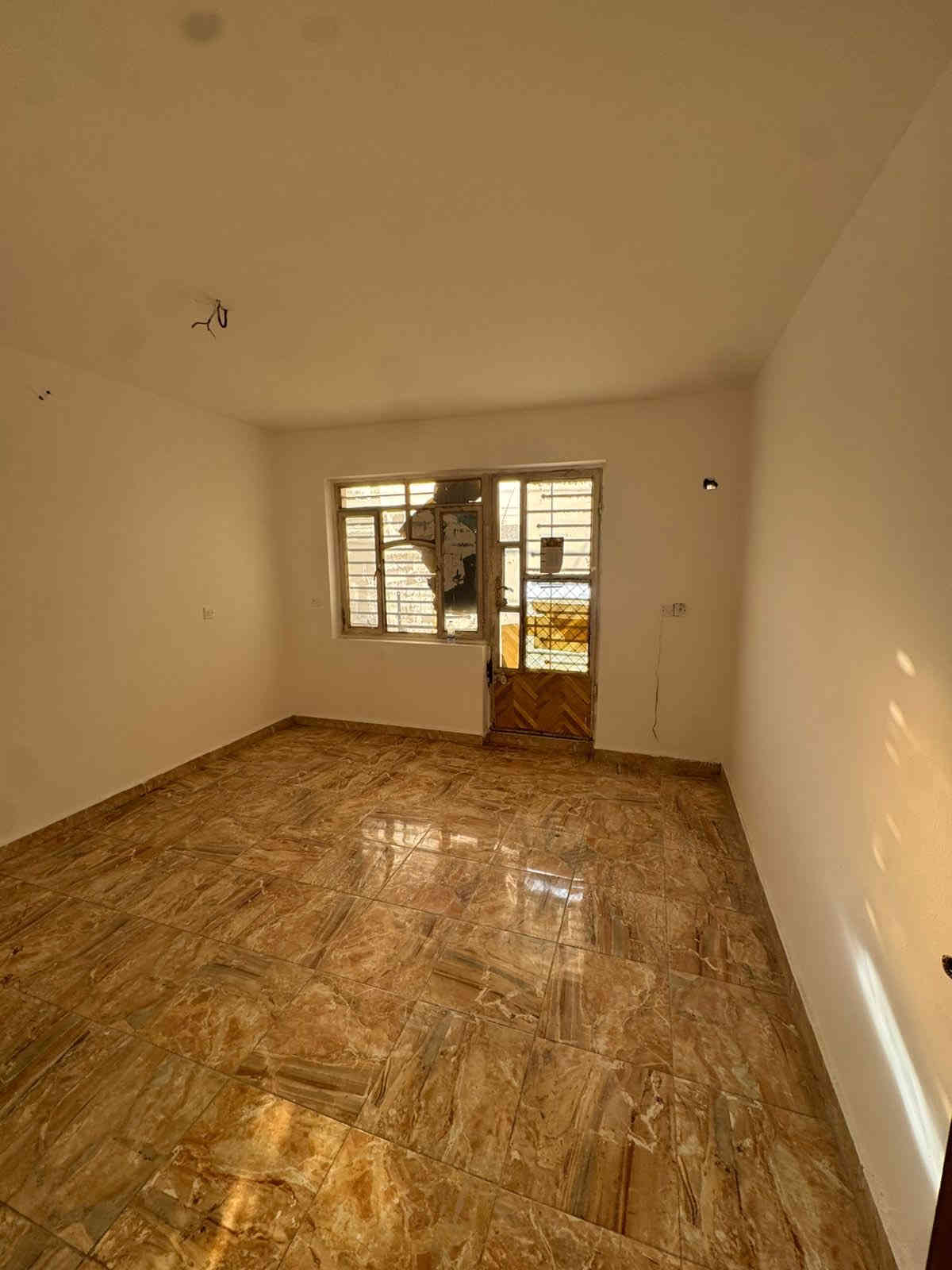 ❄️✨———————-⸻✨❄️

🏠 بيت للإيجار – مربع تبوك

🔹 المواصفات:
 • 3 غرف نوم
 • صالة
 • مطبخ
 • حمّامين

📍 الموقع: مربع تبوك

📞 للاستفسار: ***********

📍 موقع المكتب: السيدية – الضباط، مقابل لحوم جويلي
مكتب المصطفى للوساطة العقارية
