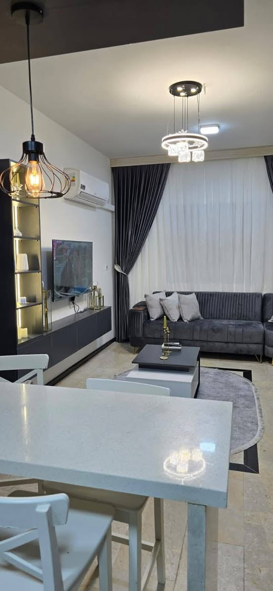 شقة مساحة 156م2 مؤثثة
مع الاثاث في مجمع الشعب السكني للمراسلة 
***********
