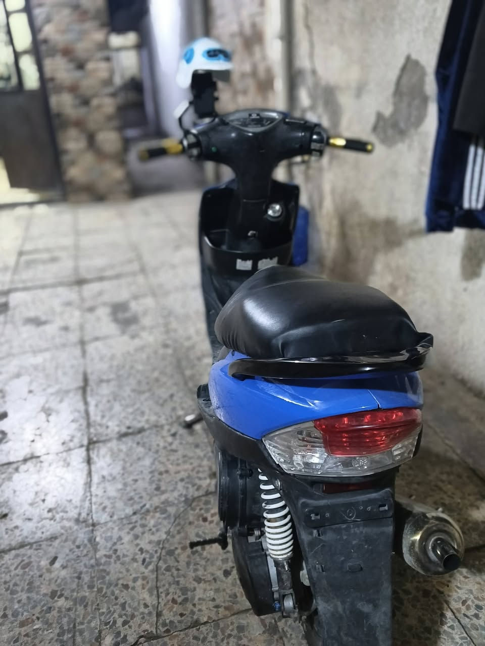 السلام عليكم شباب للبيع تخبل مكينه بلدي بدراجه تخبل نقله سلف هندره الواحد تشتغل دراجه مال لمبه بس الكفرات التجاري السعر 450 مكان بغداد الكاظميه*********** وياها كفرات الاصليه لون بيض شري يراسلني البوشه 49 بلاديه
