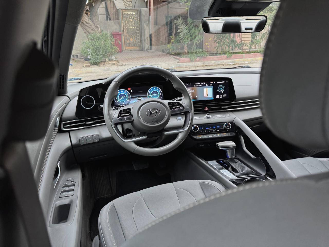 النترا 2023 ( بدون ايرباك )
ترقيم جديد قبل كم يوم ترقمت تحويل بأي وقت
نظافة ١٠٠٪؜ محرك گير كهربائيات صدر ١٠٠٪؜ 

‎ بچم كبس حادث خلفي بسيط قطعة وحدة صبغ فقط الصندوق ومصلح نفسة بدون تبديل السيارة ليبل واحد 
بدون دواخل ( شواصي لغود مكفولة ) 
بدون ايرباك ( جميع  الايرباكات سليمة )
 وبيها مكانين تعديل بارد بسيطات باقي السيارة مكفول وصور الحادث والسونار موجودات بالمنشور 

داخل لون رصاصي ( المرغوب )
‎بصمة - تشغيل عن بعد - شاشة ديجتال الكتروني متصل - شاحن وايرلس لاسلكي - تحديد مسار - تدفئة كشنات - مناخ منفصل -  اوتو هولد - ثلاث انظمة قيادة - قيادة ذاتيه  - مثبت سرعة - توقف ذاتي امامي خلفي  (مانع التصادم ) - اشاير بالمري -   وبعد بيها هووواي مواصفات 

‎السيارة جديدة بمعنى الكلمة وبالواقع بعد احلى وجاهزة واي گلوب مامشتغل بالدشبول وكل التفاصيل مذكورة بالكامل 
‎مكانها بغداد 

‎‏‎السعر 155 وبيها مجال بسيط

‎‏‎للأستفسار هذا رقمي 

***********
