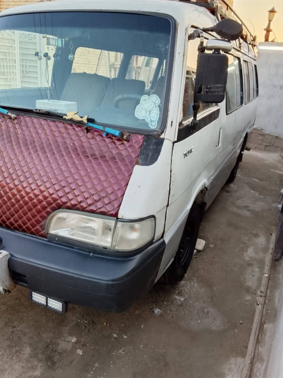 السلام عليك اسيه موديل 93 كير محرك  اكسن صدر أمام وصدر خلفي جدد  محركه 300  بريجو  كهربائيات  كله شغاله سياره خير من الله ما ناقصه شي  السعر 48 وبيه مجال  وإذا اكو مراوس بجنبي أو فتون كون رقم نكليزي فقط  ***********
