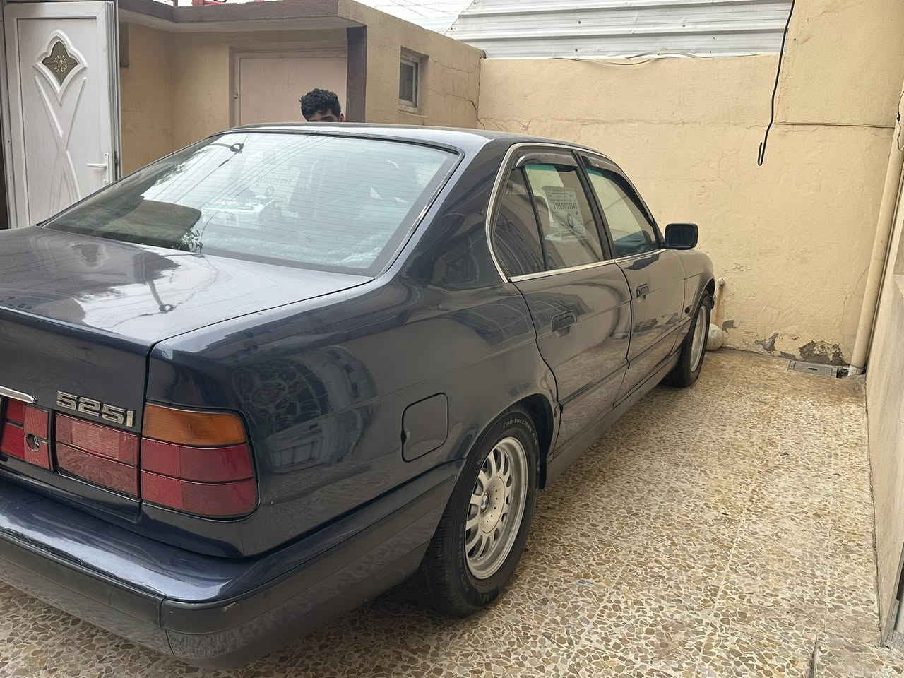 السلام وعليكم
سياره بي ام 525
محرك كبس
كير عادي محرك وكير شرط 
تبريد ثلج ❄️ 
طخم تايلت جديد 
رقم نينوى كابون بانزين 
التفاصيل على هذا الرقم 
***********
