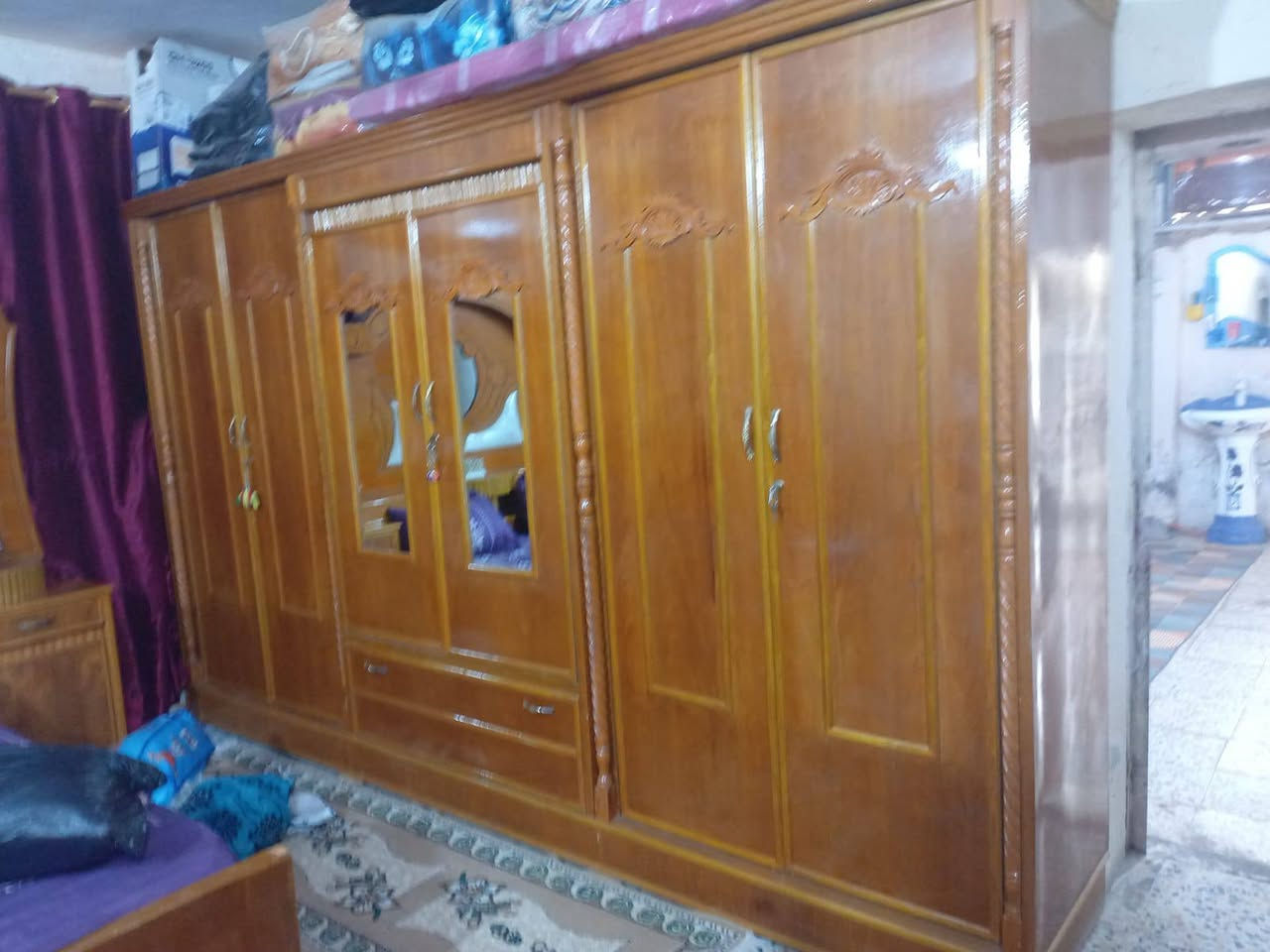 اخوان غرفة نوم نظافه 100/100 مع ثلاجه وكاونتر مع الملحق للبيع الشراي يتصل على الرقم ***********
