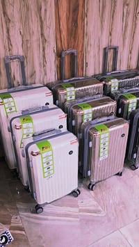 حقيبة سفر • سيت • كميات قليلة