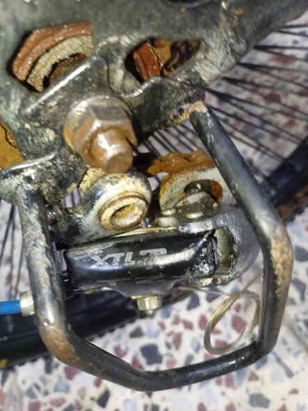 السلام عليكم بايسكل للبيع نوعيه سوميكي ايطالي اصلي  7سرع خلفي و3سرع امام ابركات شغالاتوالمكاين شغلات البايسكل مابي اي نقص السعر 75 وبي مجال الاستفسار علئ هذا الرقم ***********
