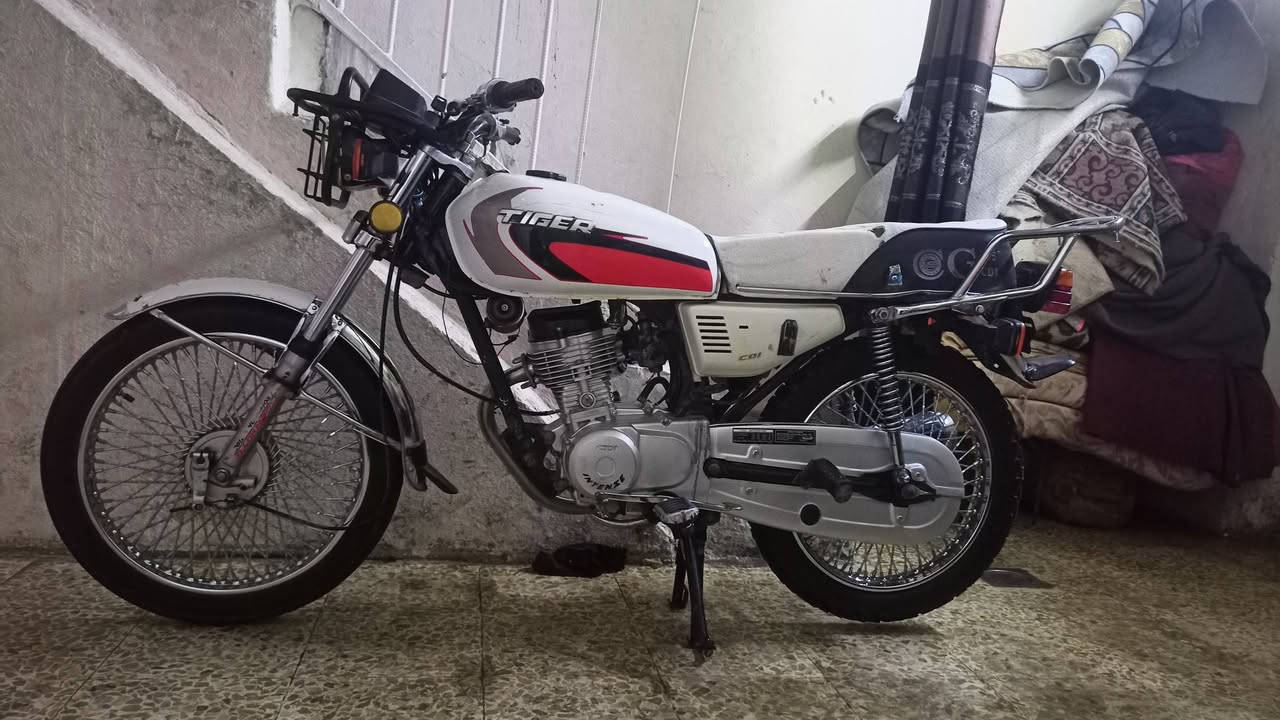 السلام عليكم ماطور للبيع محرك انتنس 2025 الباقي 20 شرط ما مفتوح تحريكه ومعدل نارث وارمنيه كلها شغاله ويلي تايه جدد لورا ماطور طبقه خير من الله ربع دينار ما تصرف عليه كامل مكمل ستيرن رياضي هورنات سيدان سعر 525 وبمجال للطيبين الشرائط طبخات مو شرعي لا يتعبني فدوه ما اجاوب على التعاليق الخاص مفتوح مكاني باب جديد شارع الفاروق*********** رقم بو واتساب
