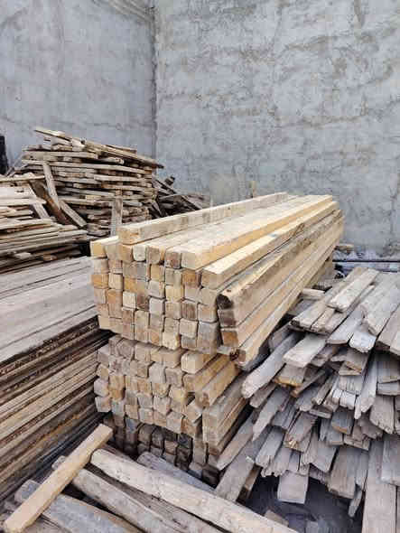 لبيع وشراء وتأجير القالب لوح مع جكات وسير وحمال بلاويد وكافه انواع القالب كاطون الرازي الموقع الثاني طريق الخان كليه مقابل مجمع السكني للاستفسار هاتف وتس اب ***********
