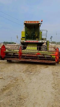 حاصدة كلاس • موديل 2010 • بابل قضاء كوثه