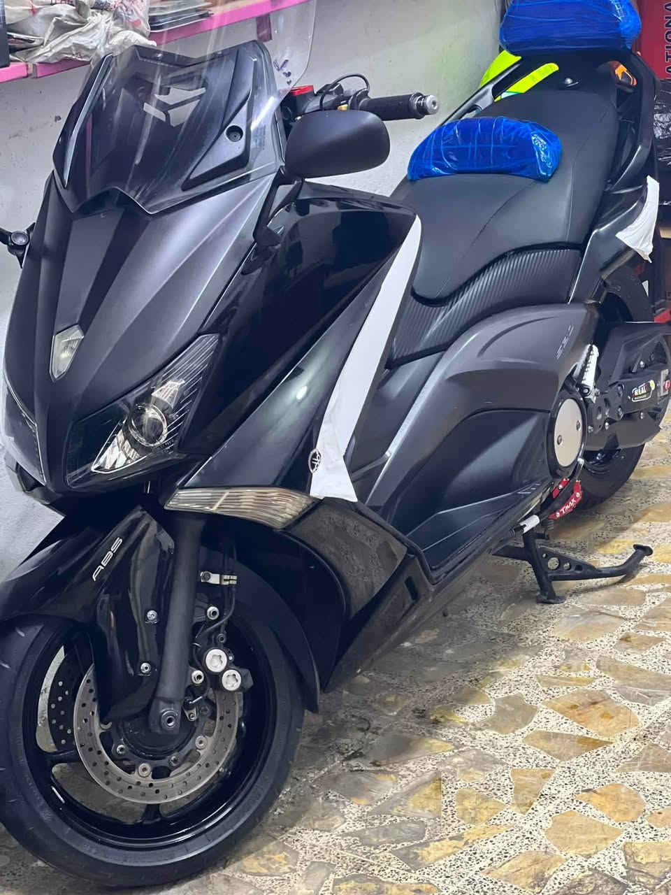 سلام عليكم 

Tmax 2014 ABS 
وارد يابان ماشية 32 حقيقي صور مزاد موجوده دراجة كفاله عامه سويجات 2 دخول جديد ***********

