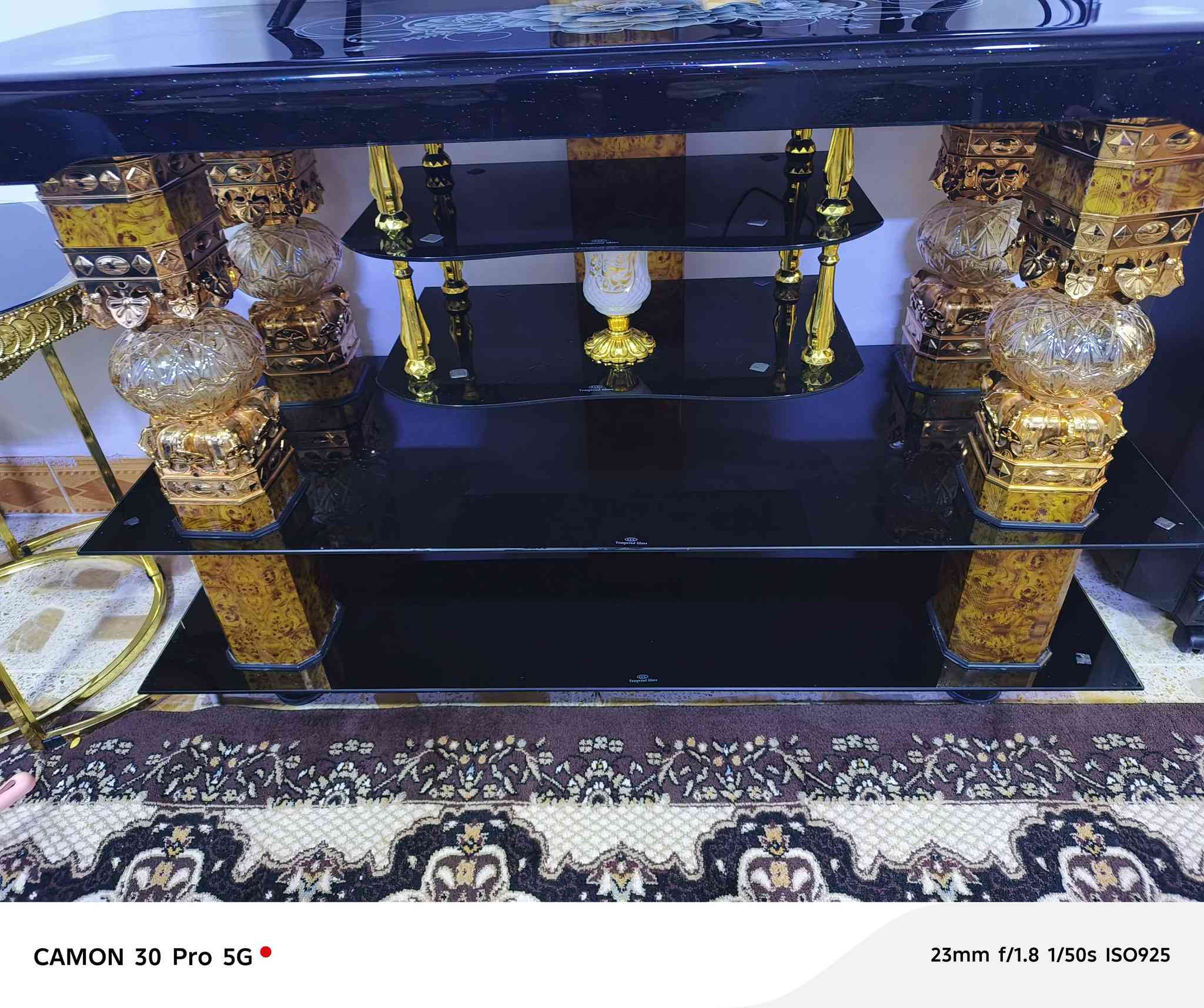 ميز ثقيل للبيع 
الاتصال على الرقم ***********
