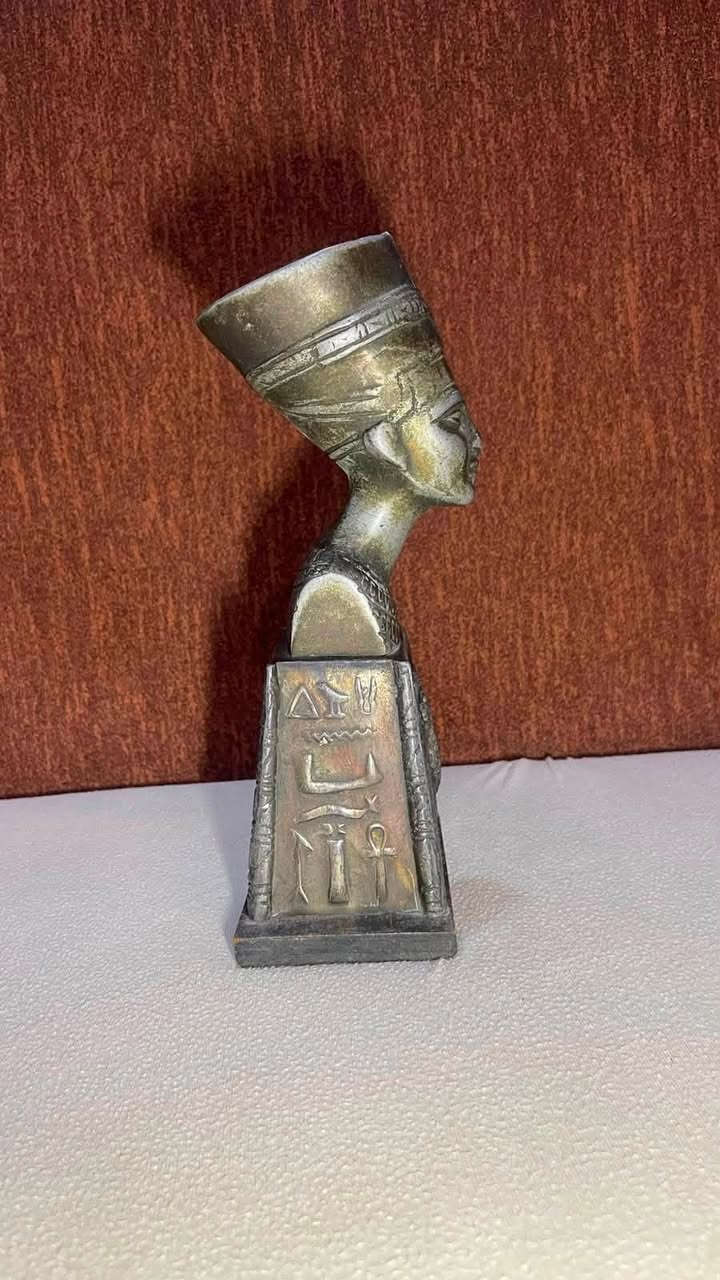 انتيكات للبيع


**إذا كنت صاحب هذا الإعلان وتريد حذفه لأي سبب، رجاءا أرسل رسالة إلى الدعم الفني**