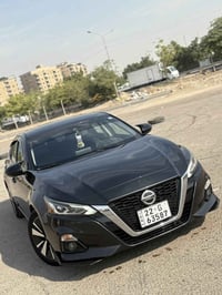 نيسان التيما Sl ٢٠١٩ حادث خلفي مثل ما موضح بالصوره + السونار  ملاحظه ا...